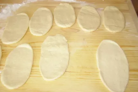 "булочки косички с курагой": шаг 4
