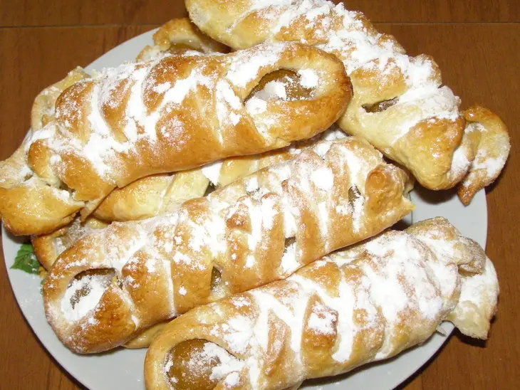 "булочки косички с курагой": шаг 7