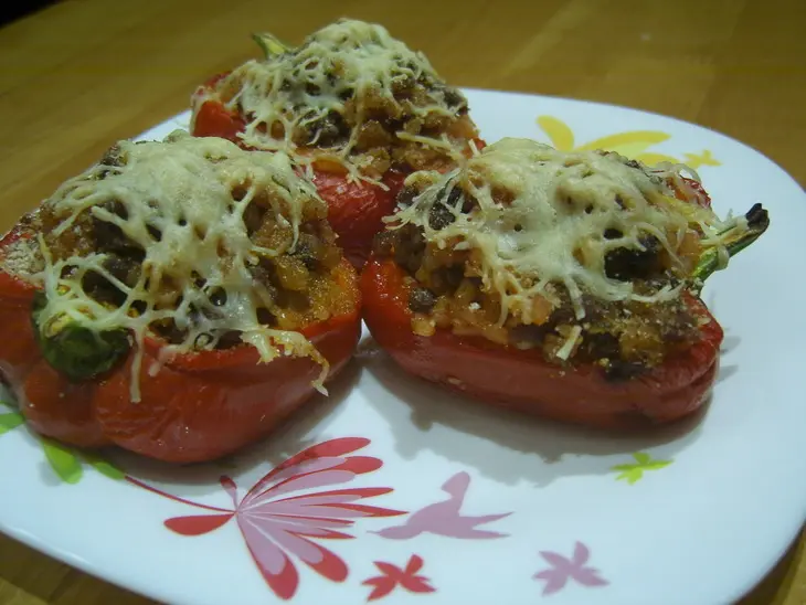 Сладкие перцы с мясным фаршем и рисом: шаг 1