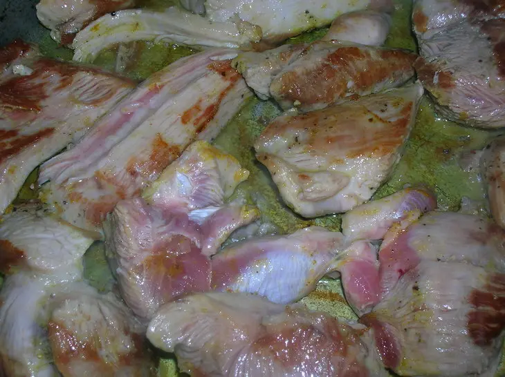 Слоеные пирожки с индейкой карри и беконом: шаг 3