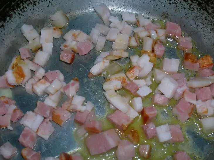 Слоеные пирожки с индейкой карри и беконом: шаг 4
