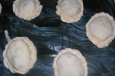 Слоеные пирожки с индейкой карри и беконом: шаг 12