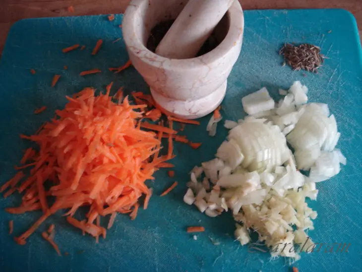 Фальшивый плов (с курицей, ягодами и орехами): шаг 3