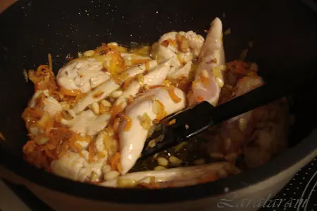 Фальшивый плов (с курицей, ягодами и орехами): шаг 10