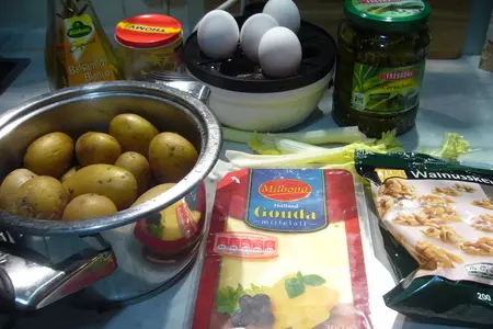 Картофельный салат с сыром: шаг 1