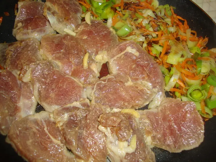 Вырезка с рисовой лапшой и овощами: шаг 6