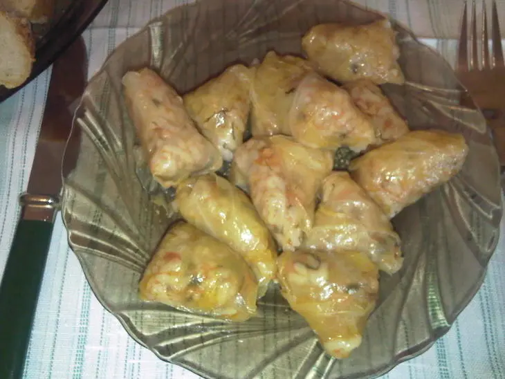 Голубцы с кислой капустой и виноградными листьями: шаг 3