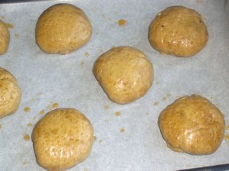 Орехово-ржаные булочки с джемом (постное): шаг 5