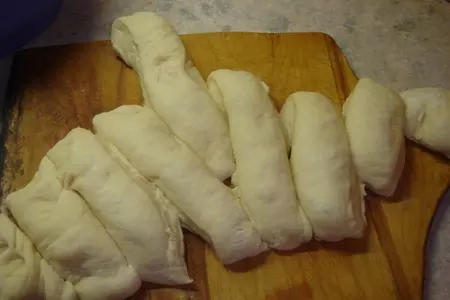 Дрожжевые слоеные булочки с сыром: шаг 1