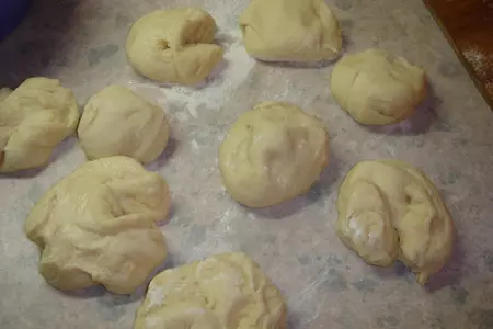 Дрожжевые слоеные булочки с сыром: шаг 2