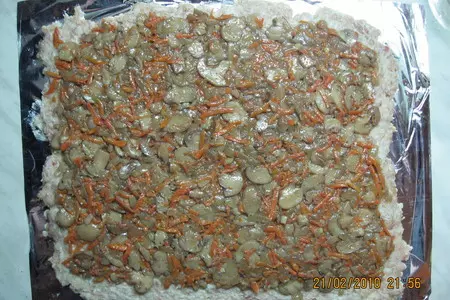 Мясной рулет из фарша «грибник»: шаг 3