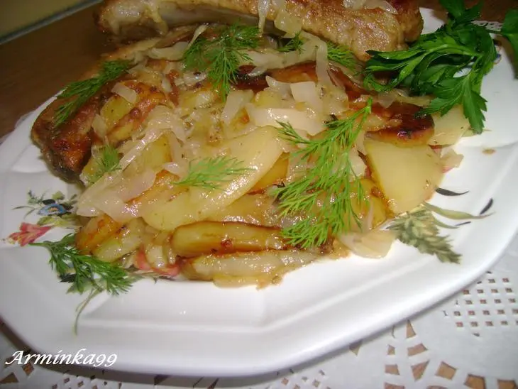Жареное мясо с кислой капустой и картошкой: шаг 6
