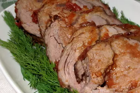 Рулет из говядины с начинкой из фарша и сыра под томатным соусом: шаг 9