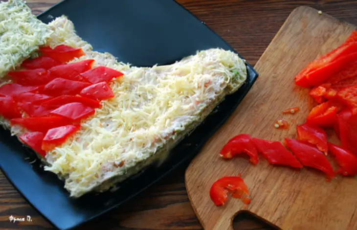 Закусочный торт "сапожок с подарками": шаг 10