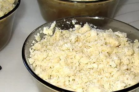 Лимонный крамбл с имбирем и изюмом: шаг 11