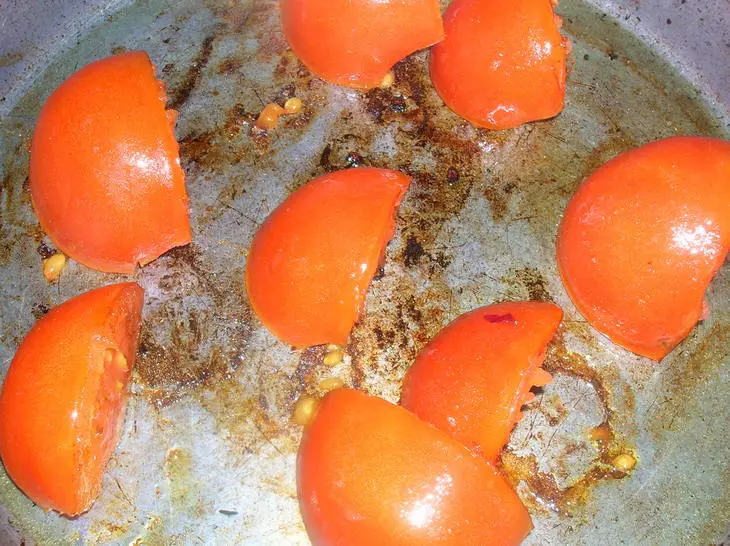 Салат из жареных перцев с помидорами: шаг 3
