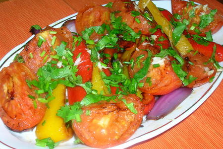 Салат из жареных перцев с помидорами: шаг 4