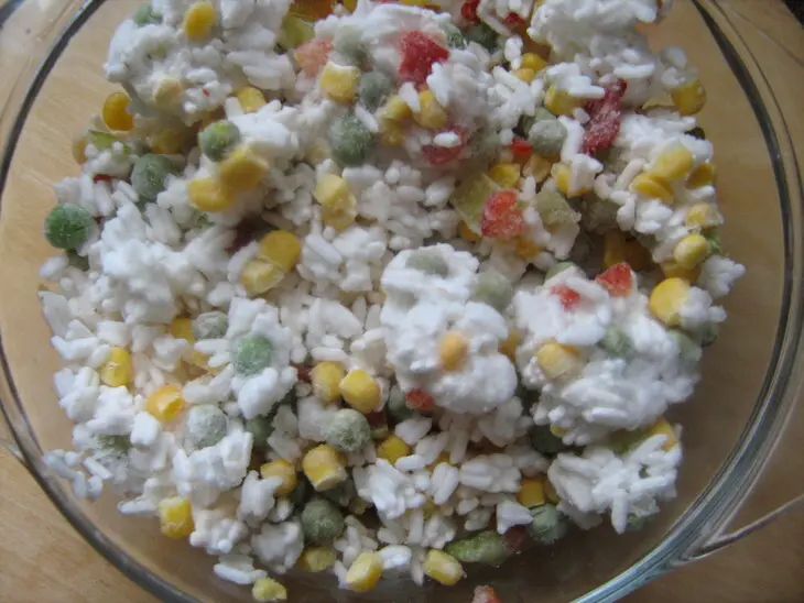 Салат из кальмаров.(быстро,просто,вкусно!): шаг 2