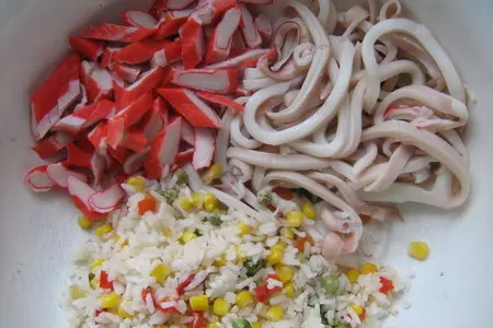 Салат из кальмаров.(быстро,просто,вкусно!): шаг 4