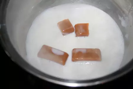 Бисквитный мокрый пирог, с конфетно-сливочным вкусом: шаг 3