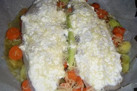 Рыба с овощами,под соусом: шаг 4