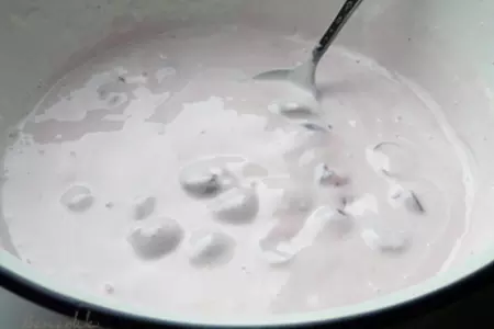 Творожно-вишнёвый холодный десерт "аля мороженое": шаг 3