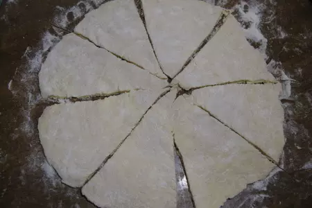 Булочки-круассаны с шоколадно-ореховой начинкой: шаг 6