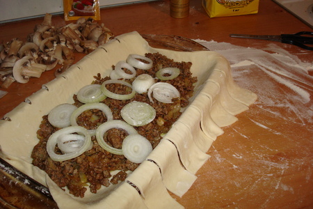 Быстрый мясной  пирог с грибами: шаг 3