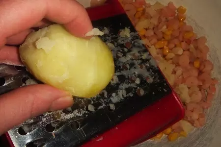 Котлеты из креветок и кукурузы и дип из авокадо: шаг 3