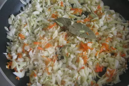 Ленивые голубцы из курицы жаренные.: шаг 2