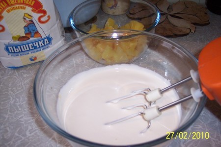 Бисквитный ананасовый пирог: шаг 2