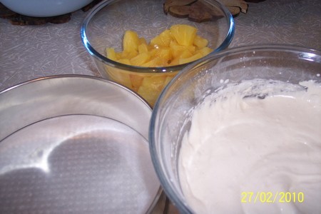 Бисквитный ананасовый пирог: шаг 3