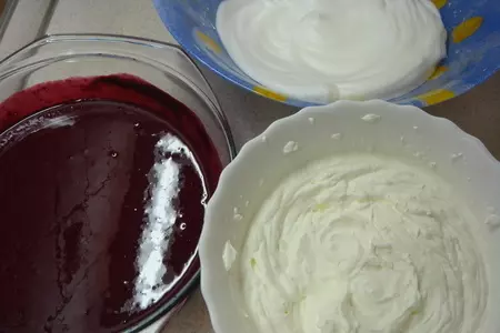 Миндальный торт с муссом из черной смородины.: шаг 2