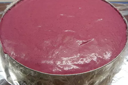 Миндальный торт с муссом из черной смородины.: шаг 5