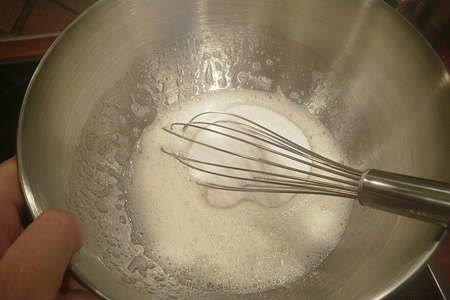 Торт подушка, фисташковый масляный бисквит, swiss meringue buttercream: шаг 9