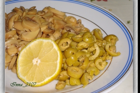 Салат из грибов с оливками: шаг 3