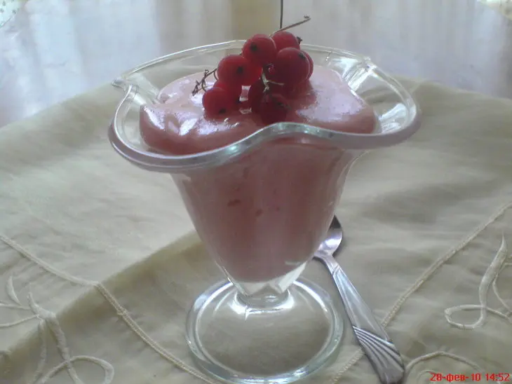 Мусс из красной и белой смородины: шаг 5