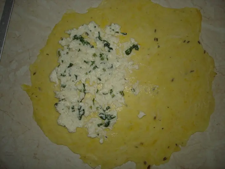 Вкусненькие лепешки " сырный чебуречек": шаг 3