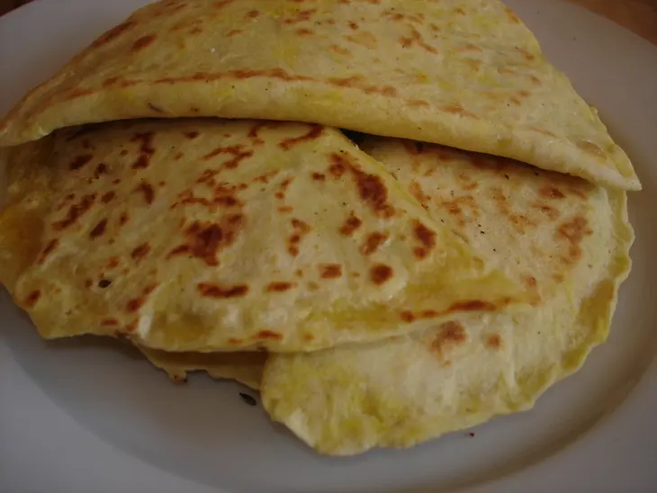 Вкусненькие лепешки " сырный чебуречек": шаг 6