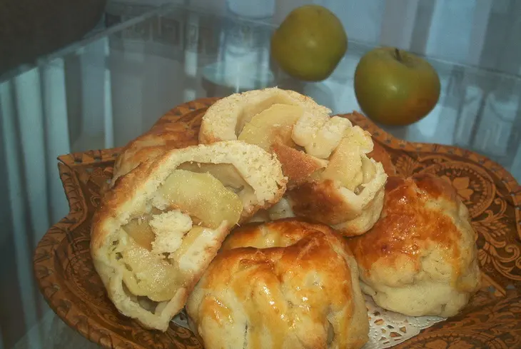 Яблоки в слойке: шаг 3