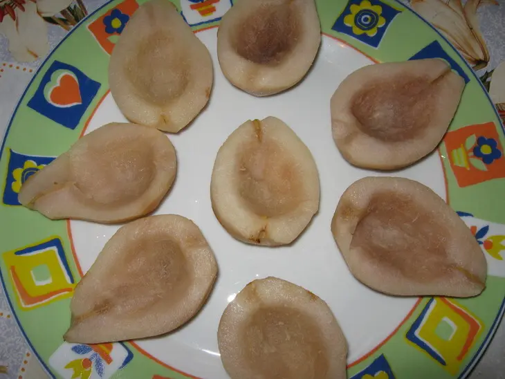 Салат из курицы в грушах: шаг 3