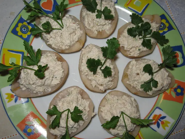 Салат из курицы в грушах: шаг 4
