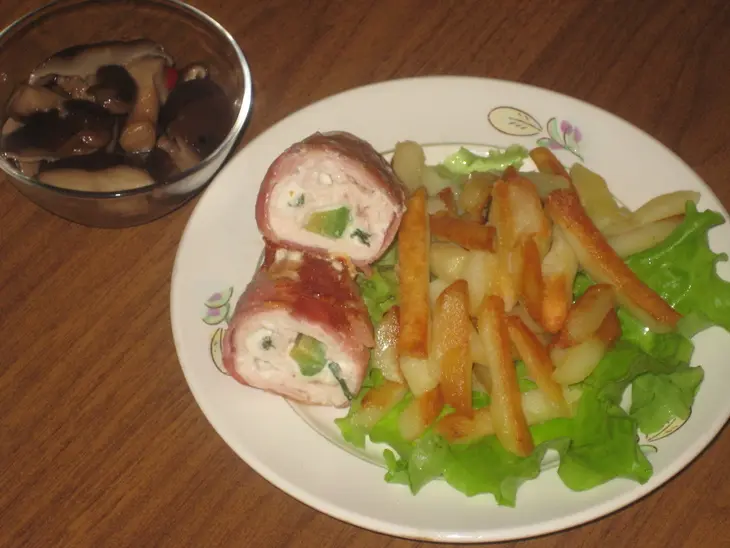 Рулетики куриные с заморской начинкой.: шаг 5