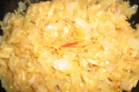 Постные пирожки с луком и...яблоками.: шаг 4