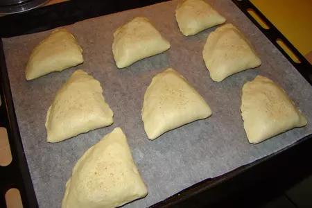 Творожные слойки с ломтиками ананаса: шаг 11