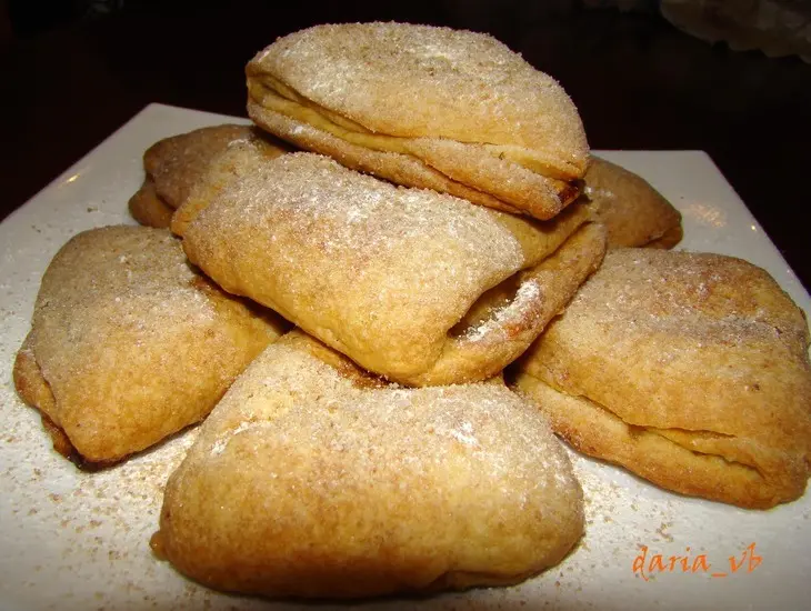 Творожные слойки с ломтиками ананаса: шаг 12