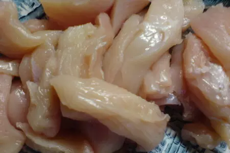 Куриная грудинка,запечённая с грибами,брокколи и миндалём: шаг 2