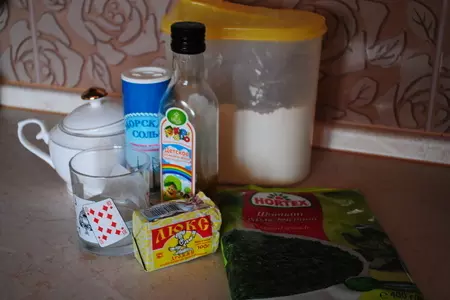 Постный пирог "кузнечик-огуречик": шаг 1