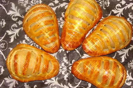 Груши в слойке, с начинкой из кураги, чернослива и орехов.: шаг 4