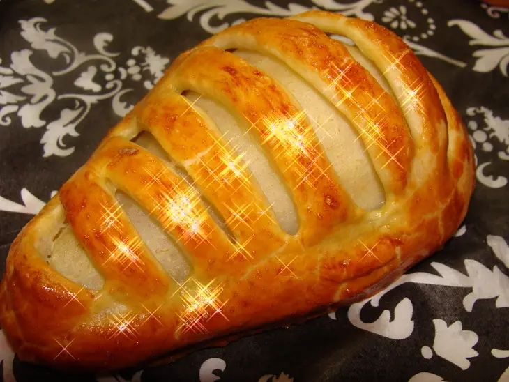Груши в слойке, с начинкой из кураги, чернослива и орехов.: шаг 5